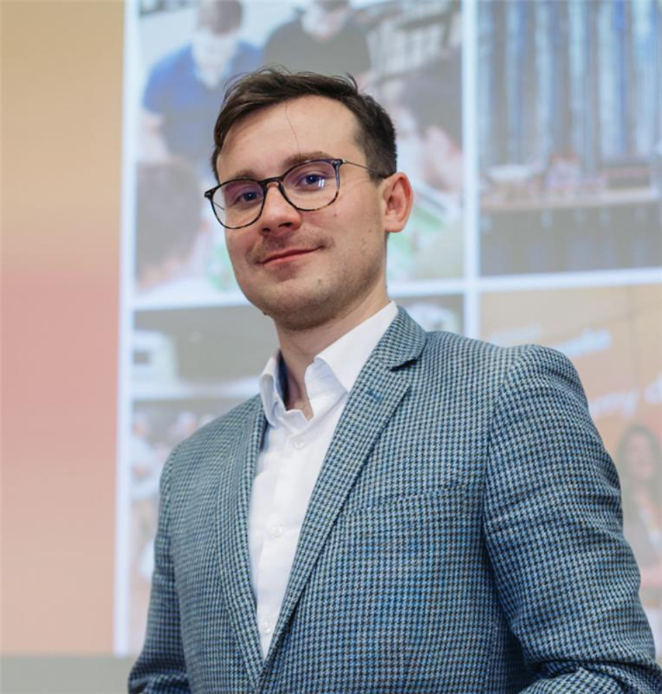 Paweł Zawiślak Ailleron webinar (1)
